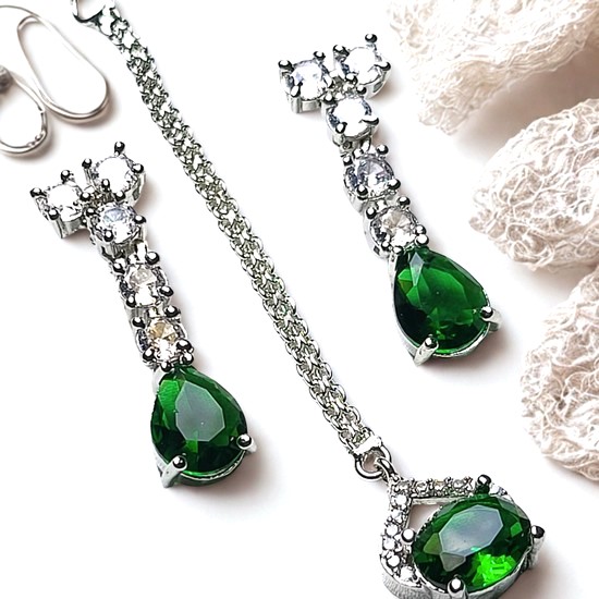Green & Silver Pear Drop