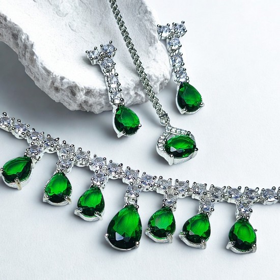 Green & Silver Pear Drop Necklace Set
