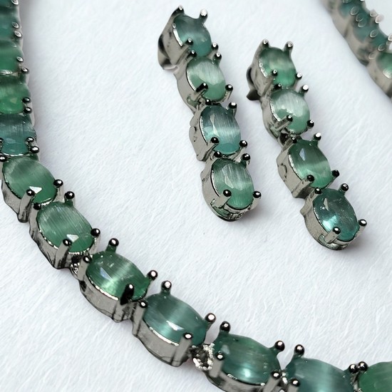 Green & Silver Pear Drop Necklace Set